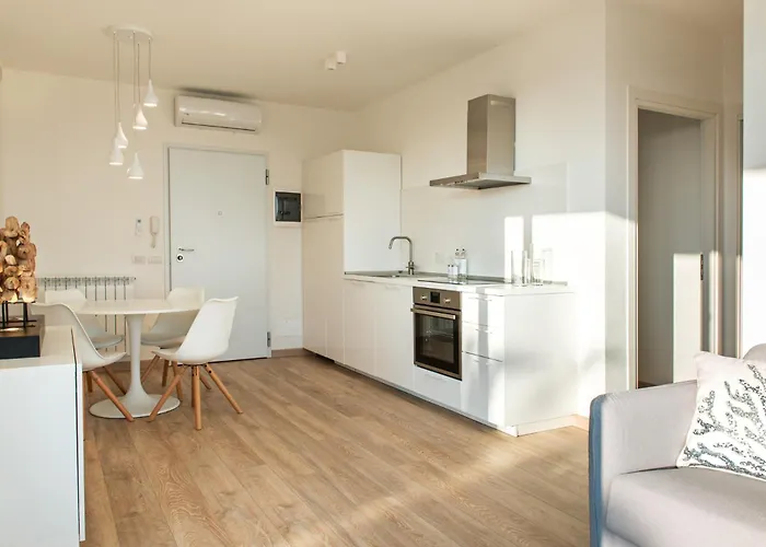 Via Firenze 11 * Follonica