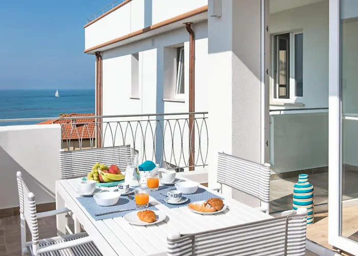 Via Firenze 11 Appartamento *